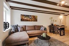 Canal Garden Apartment 11