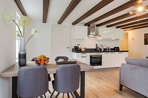 Canal Garden Apartment 11