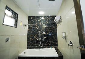 Hotel Kumar Plaza