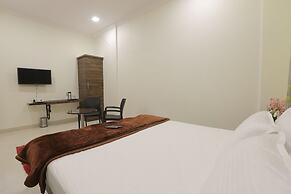 Hotel The Samrat