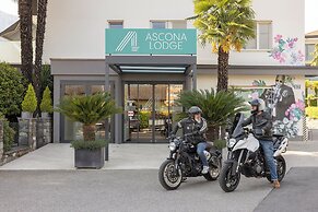 Ascona Lodge, Pool & Garden Retreat