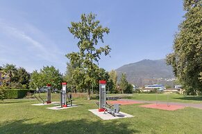 Ascona Lodge, Pool & Garden Retreat