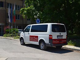 Elate Plaza Business Hotel