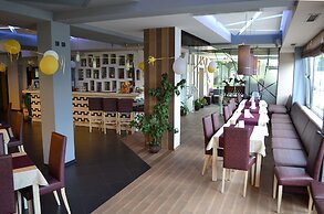 Elate Plaza Business Hotel