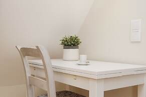 Flores Guest House
