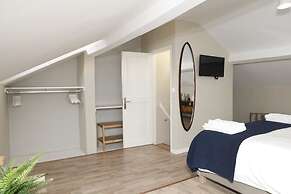 Flores Guest House