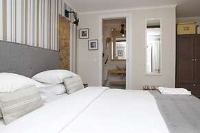 Flores Guest House