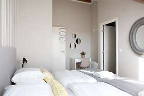 Flores Guest House