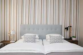 Flores Guest House
