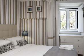 Flores Guest House