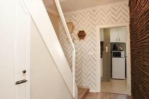 Flores Guest House