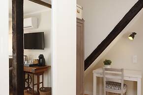 Flores Guest House