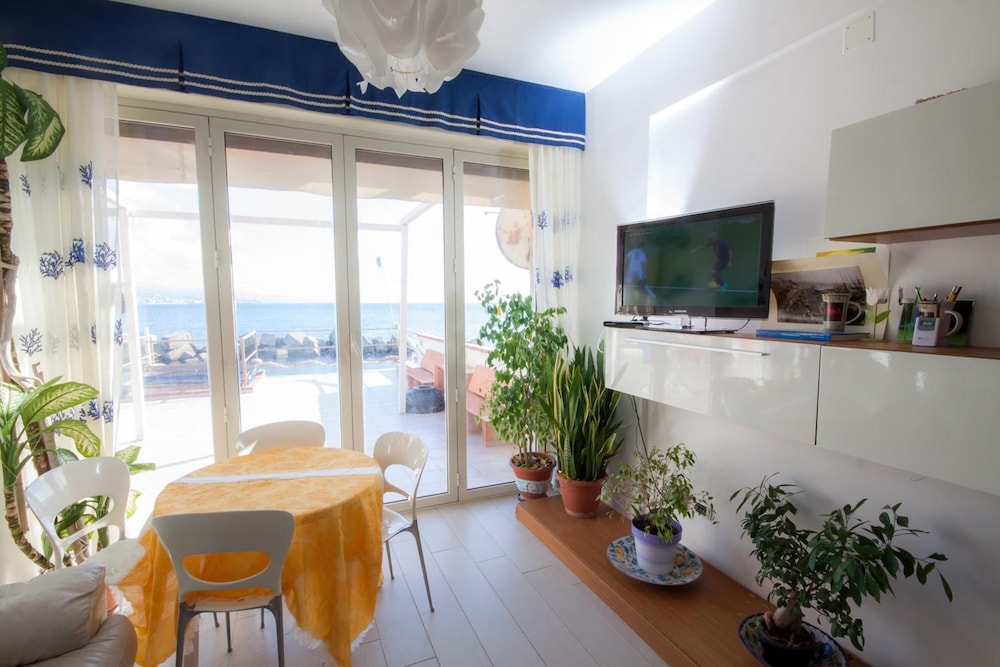 Limoni sul mare