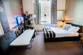 Pimlico Chic Suite
