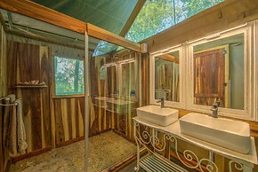 Xaro Lodge