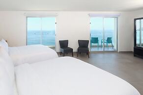 Garner Hotel Mazatlan Beach by IHG
