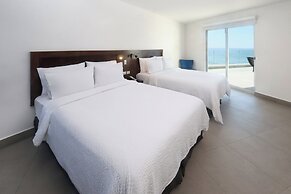 Garner Hotel Mazatlan Beach by IHG