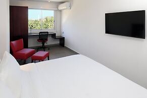 Garner Hotel Mazatlan Beach by IHG
