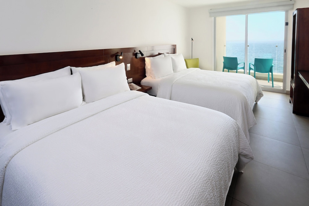 Garner Hotel Mazatlan Beach by IHG