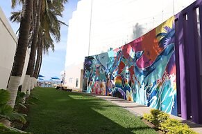 Garner Hotel Mazatlan Beach by IHG