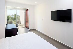 Garner Hotel Mazatlan Beach by IHG