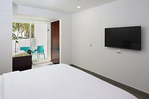 Garner Hotel Mazatlan Beach by IHG