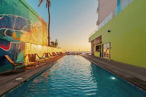 Garner Hotel Mazatlan Beach by IHG