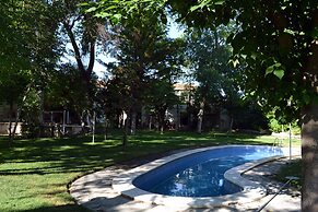 Hostal La Mesnadita