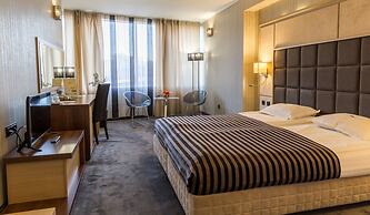 Cosmopolitan Hotel & Wellness