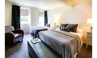 Queens Head Hotel