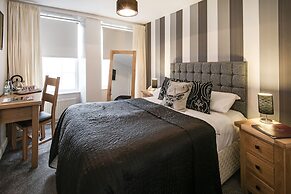 Queens Head Hotel