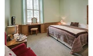 Queens Head Hotel