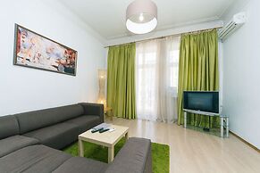 Rent Kiev Lva Tolshtoho Square