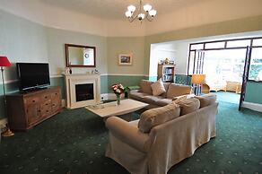 Westbury Lodge