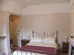 Westbury Lodge
