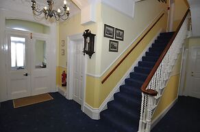 Westbury Lodge