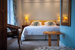 Westbury Lodge