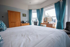 Westbury Lodge