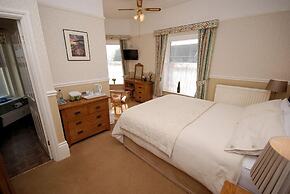 Westbury Lodge