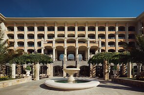 Astor Garden Hotel