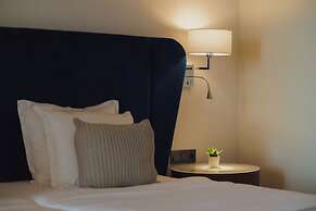 Astor Garden Hotel