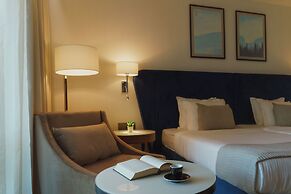 Astor Garden Hotel