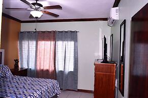 The Embassy Luxury Apt Crystal Towers I