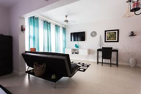 Kingston Luxury Guest Apt at Sullivan
