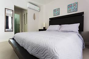 Kingston Luxury Guest Apt at Sullivan