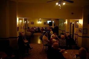 Channel View Hotel
