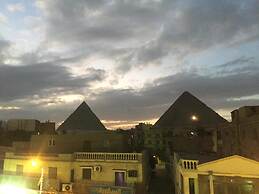 Cheops Pyramids Inn