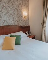 Hotel Flora