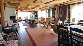 Elves Village Hotel