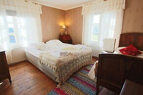 Elves Village Hotel